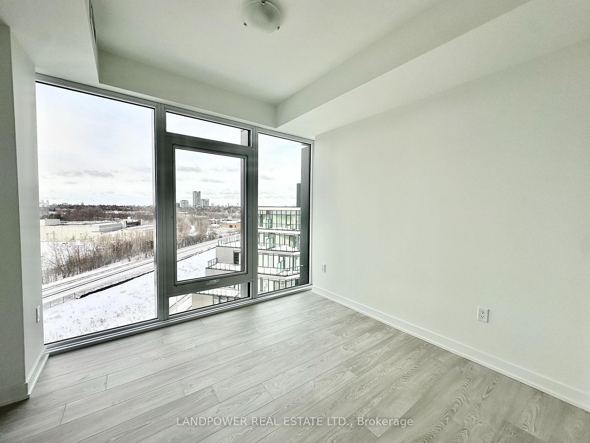 1 Quarrington Lane Unit 817 photo 9