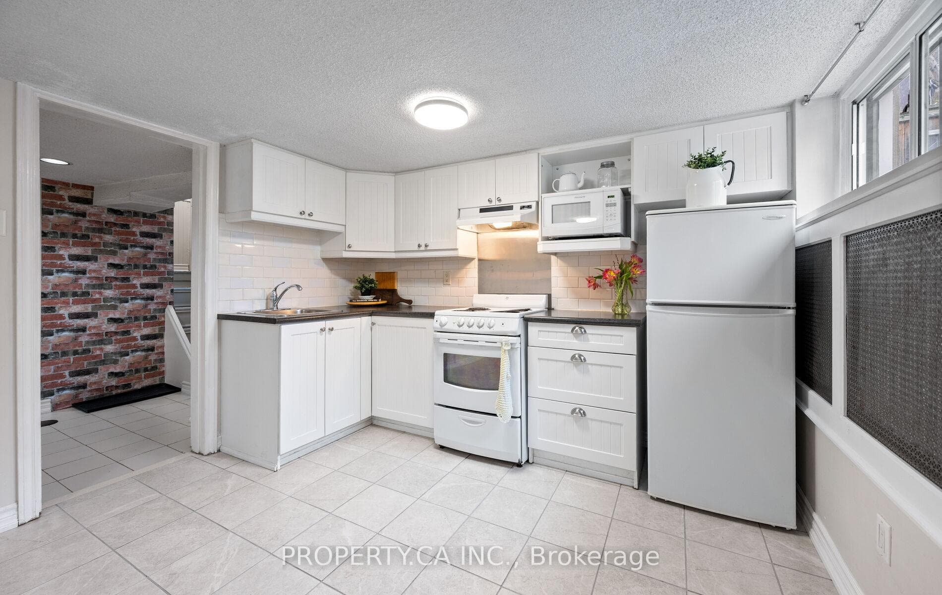 74 William Street photo 32