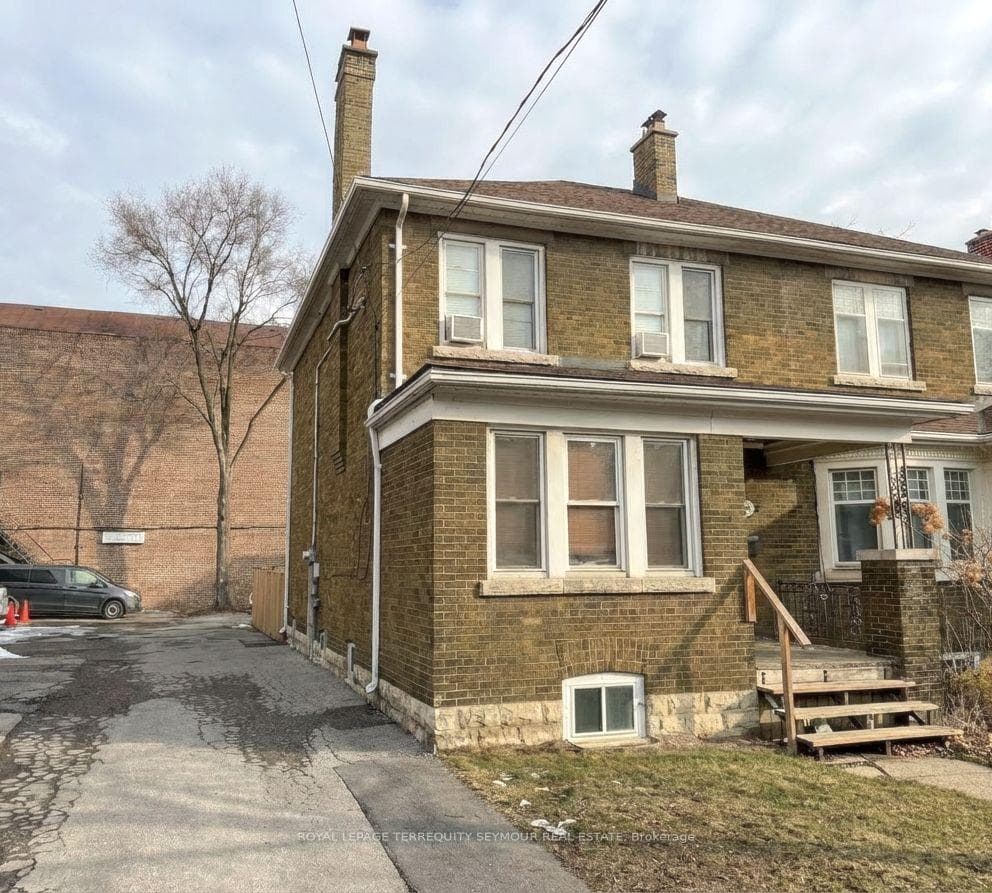 176 Belsize Drive photo 2