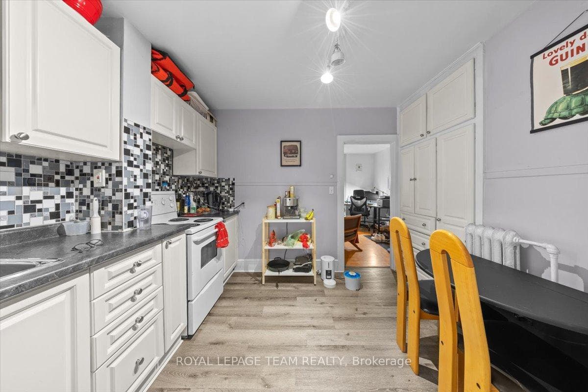 152 Glebe Avenue photo 5