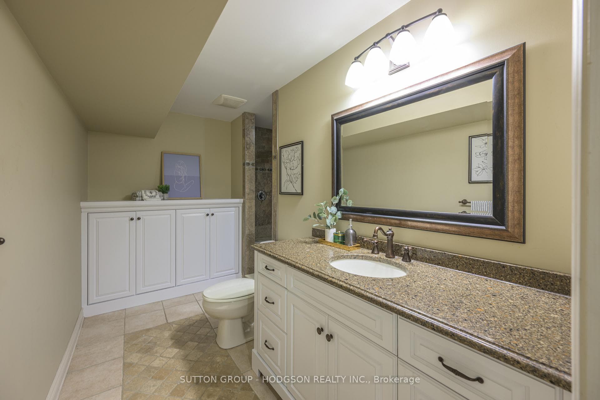 123 Fitzwilliam Boulevard photo 31