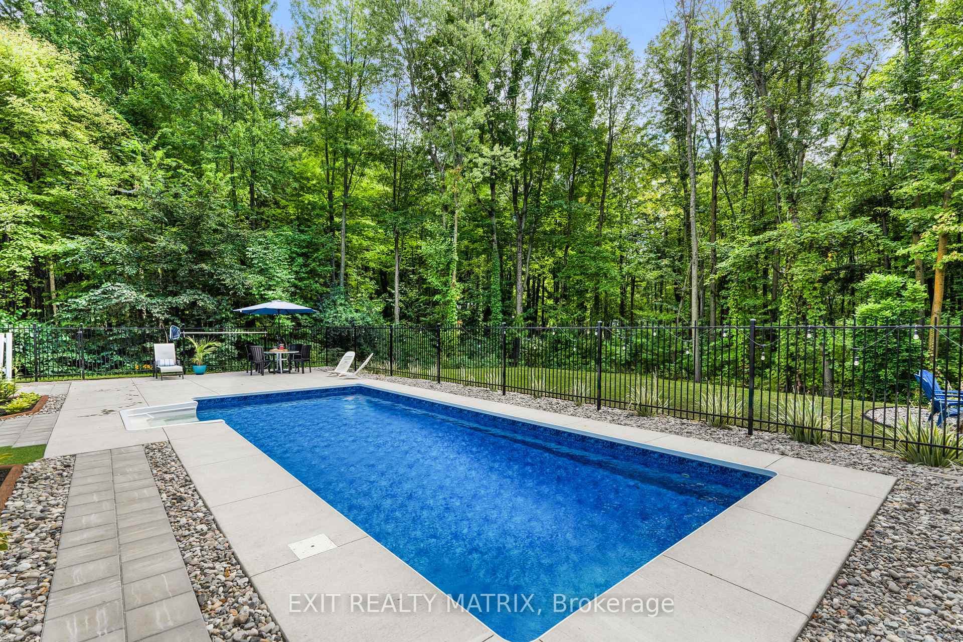 1736 GROVES Road photo 30