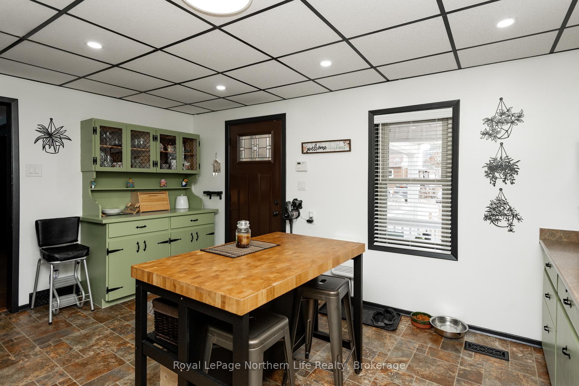 212 Second Avenue photo 12