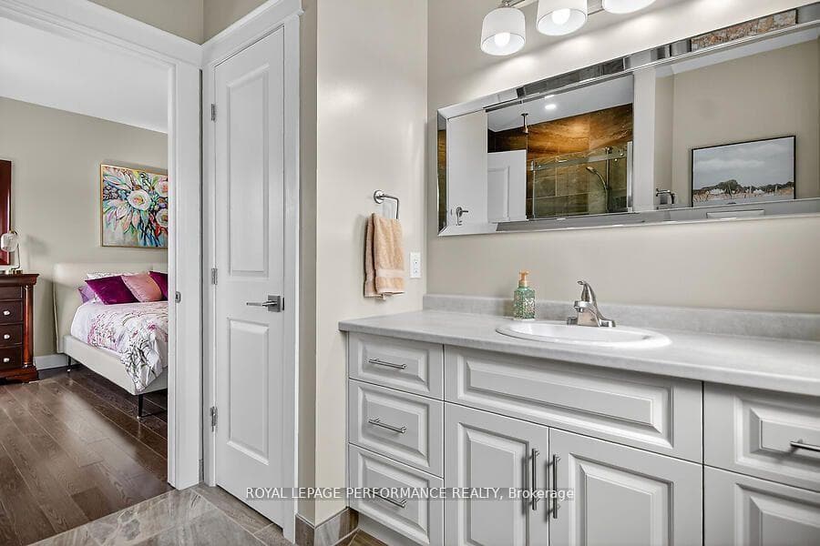 136 Sheppard Avenue photo 31