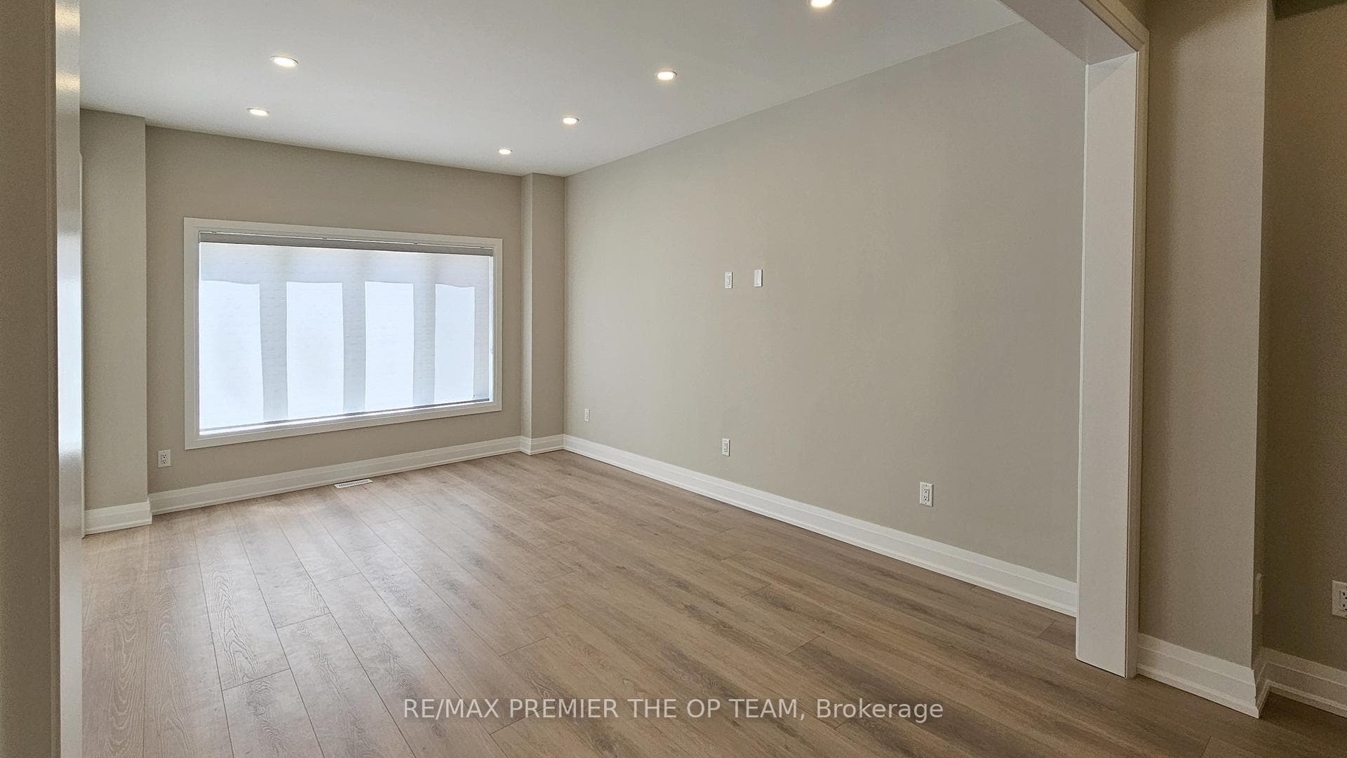 55 Federica Crescent photo 7