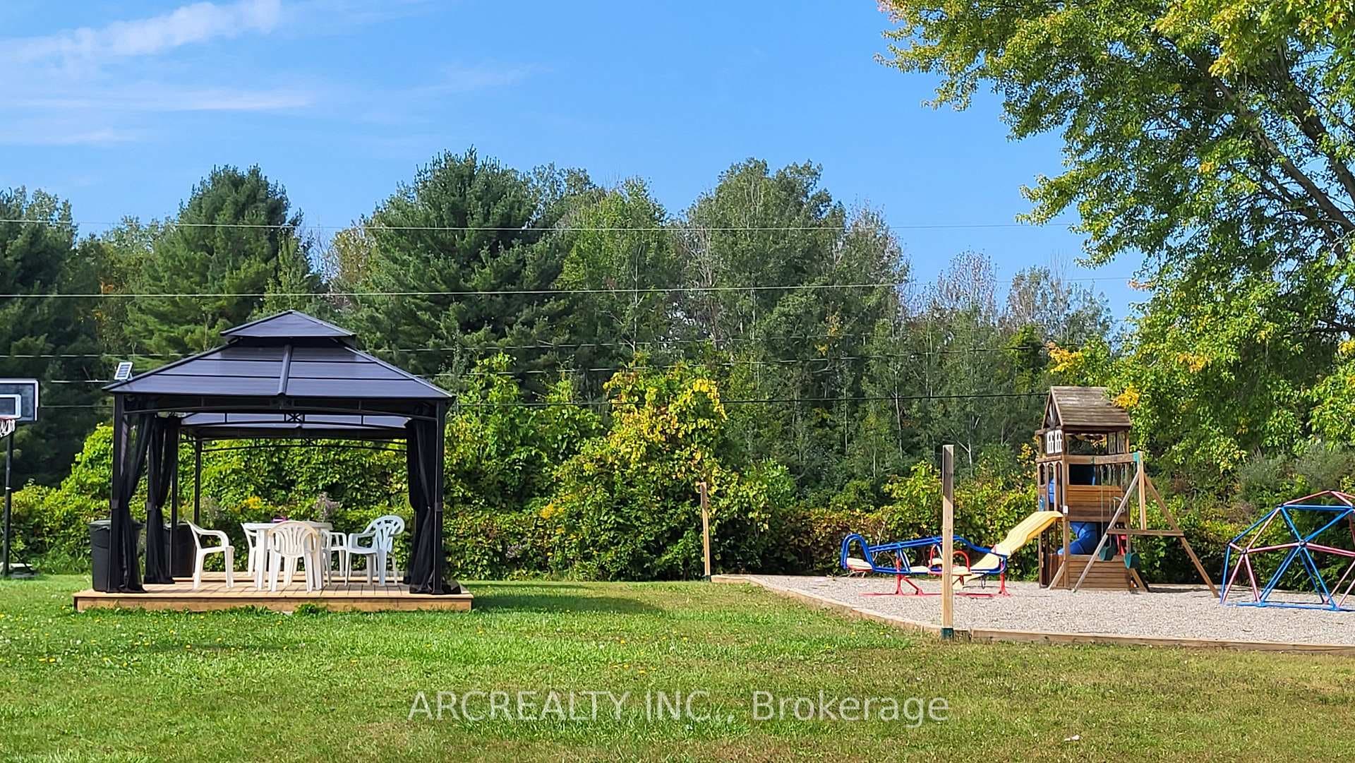 2 Oriole Parkway photo 34