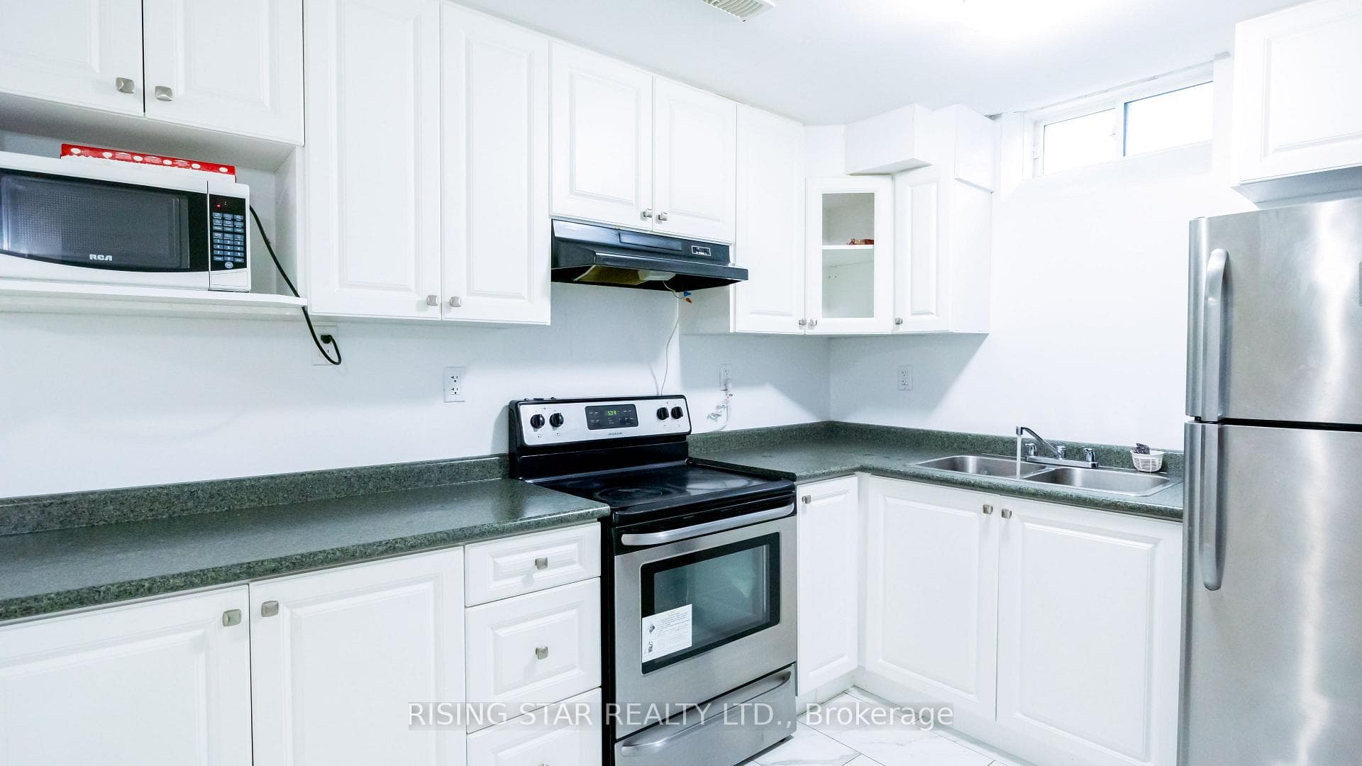 52 Britannia Avenue photo 34