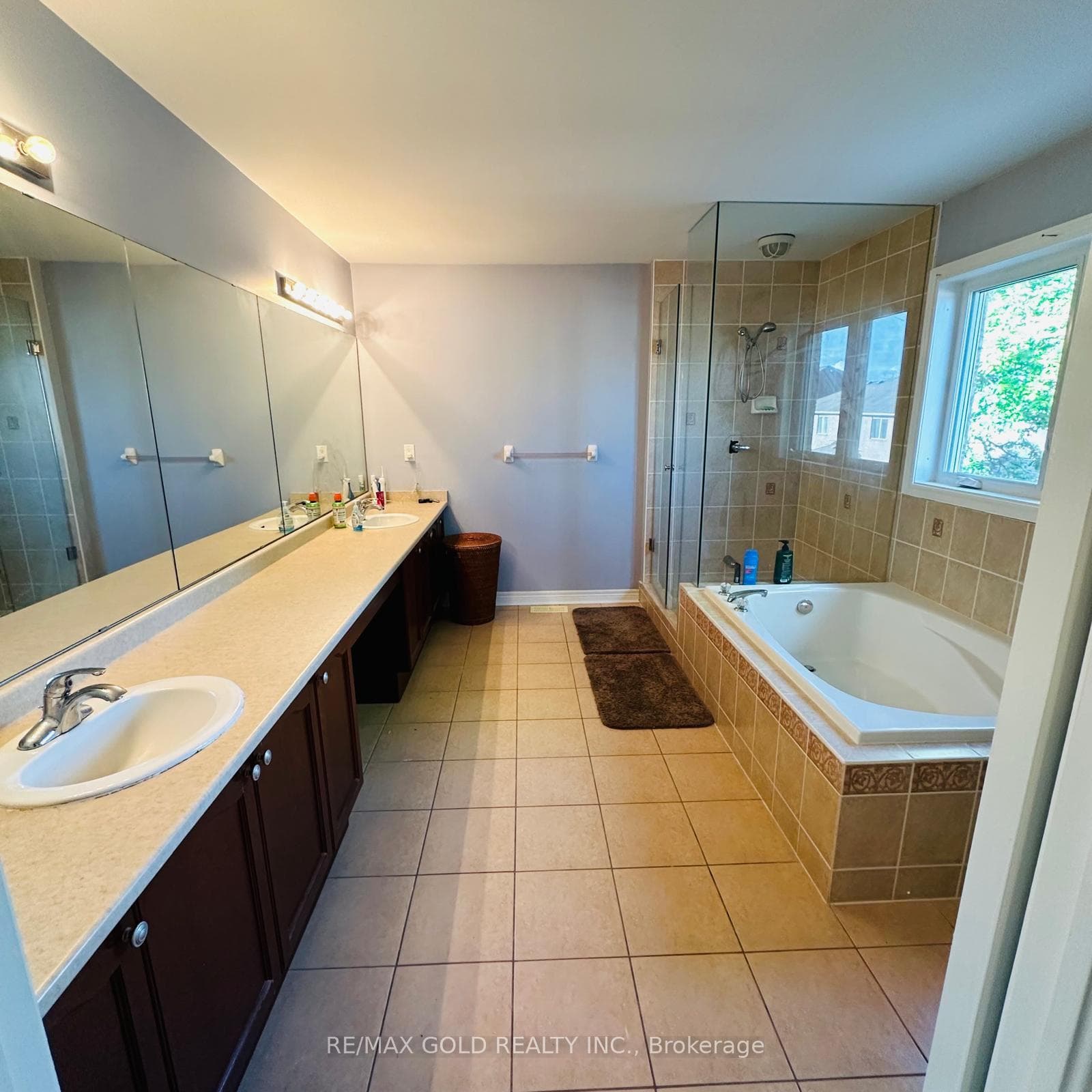 25 Crown Drive Unit Upper photo 13