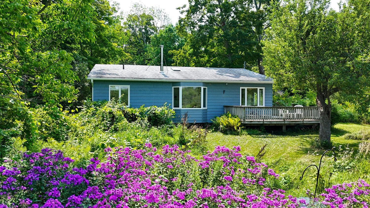 65 Lawrence Road photo 26
