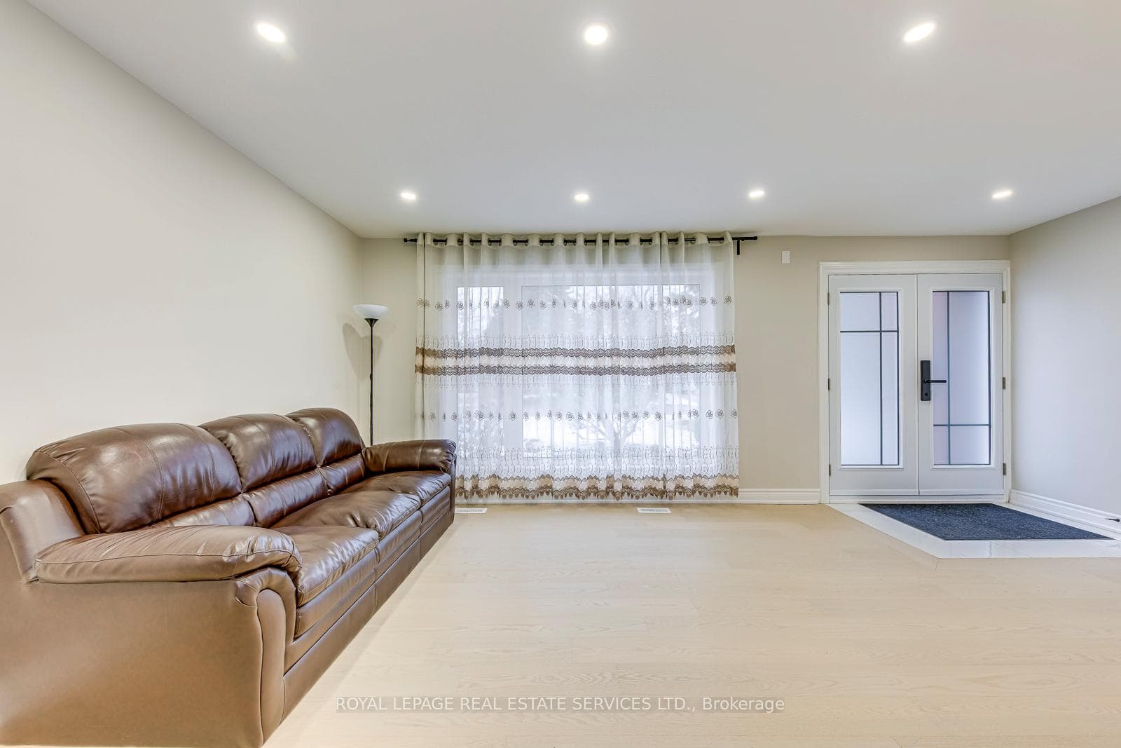 2420 Raymore Drive photo 5