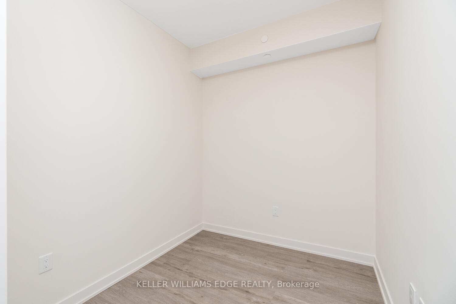 212 King William Street Unit 502 photo 15