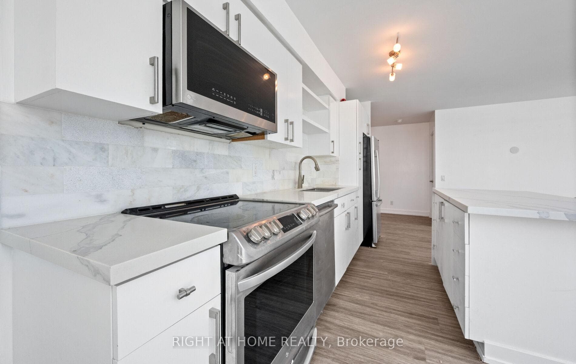 373 Front Street Unit 803 photo 22