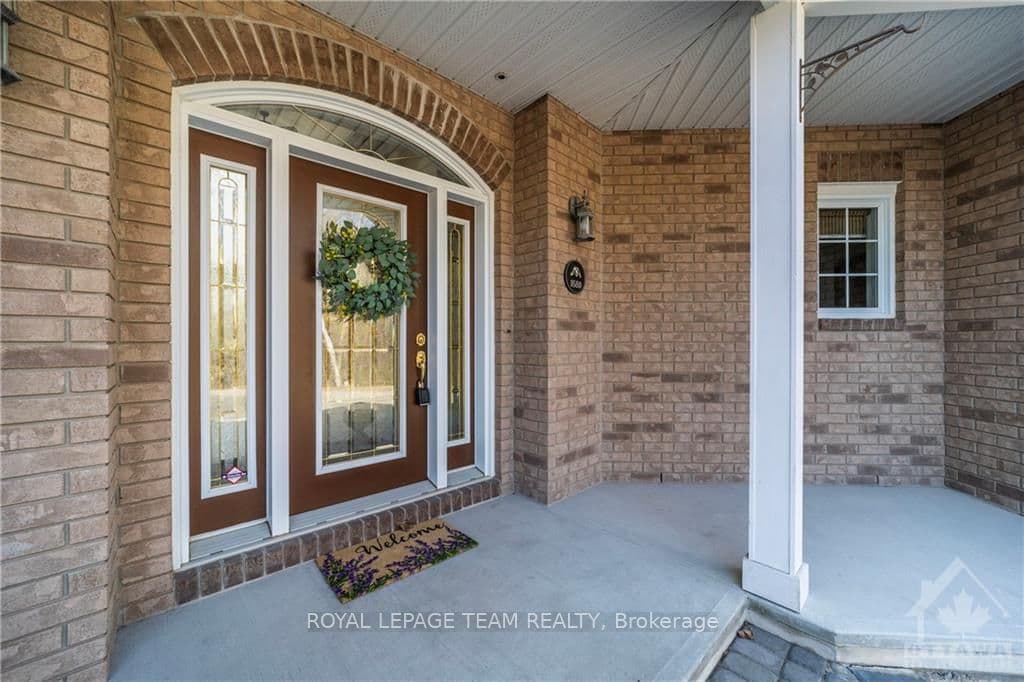 1580 REINDEER Way photo 3