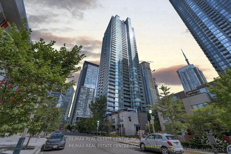 15 Fort York Boulevard Unit 1510 photo 26