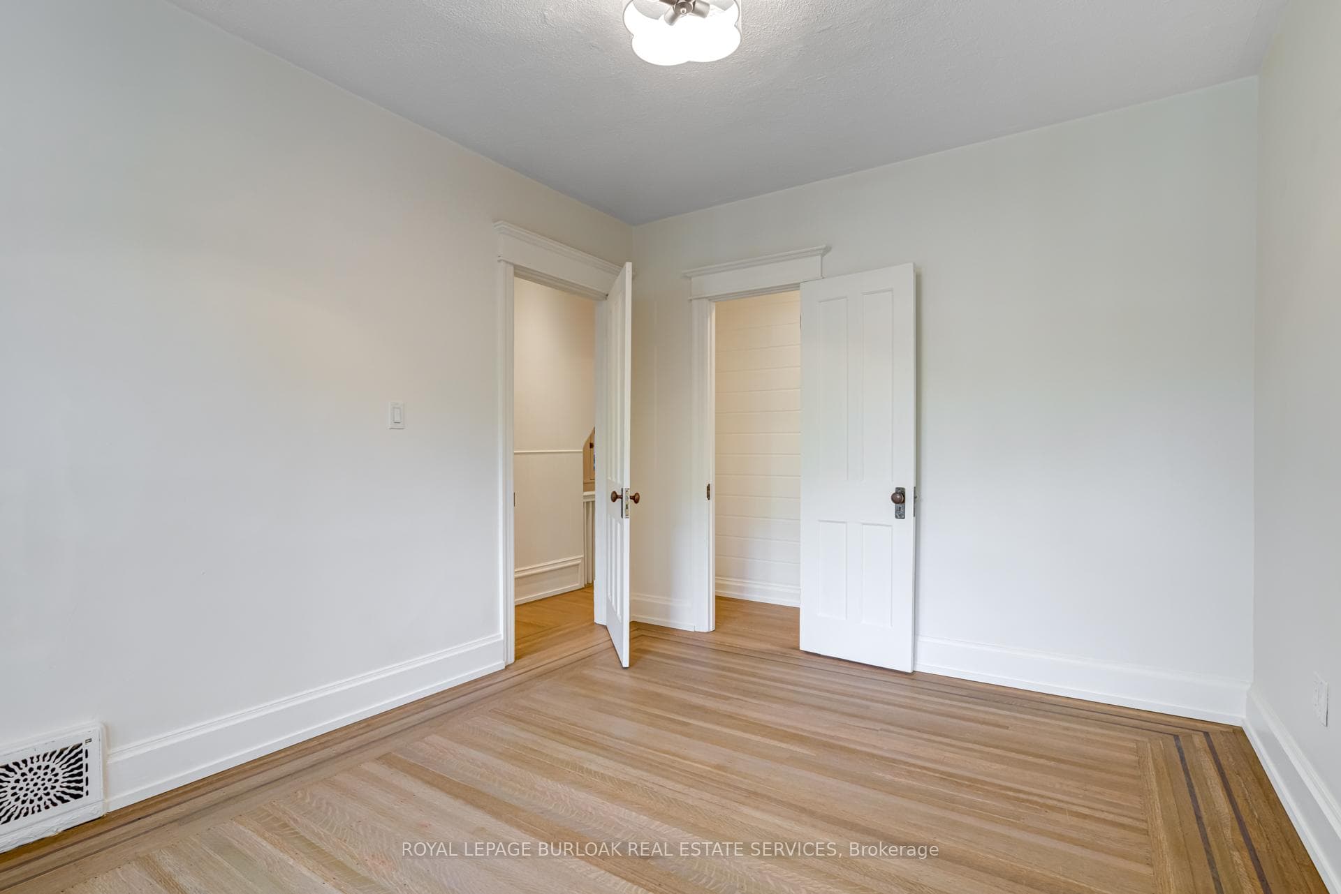 297 Charlton Avenue photo 25