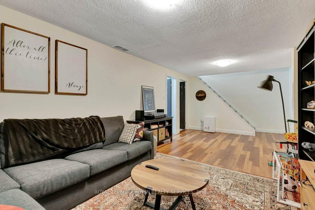118 Peachtree Crescent photo 24