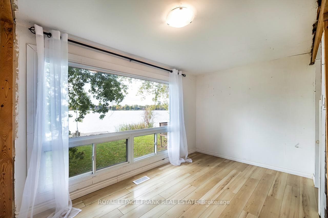 119 Oakdene Crescent photo 21
