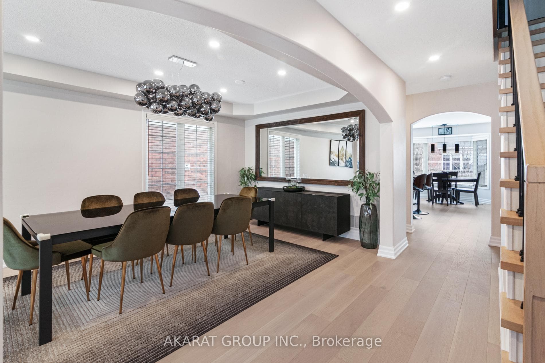 608 Brothers Crescent photo 4