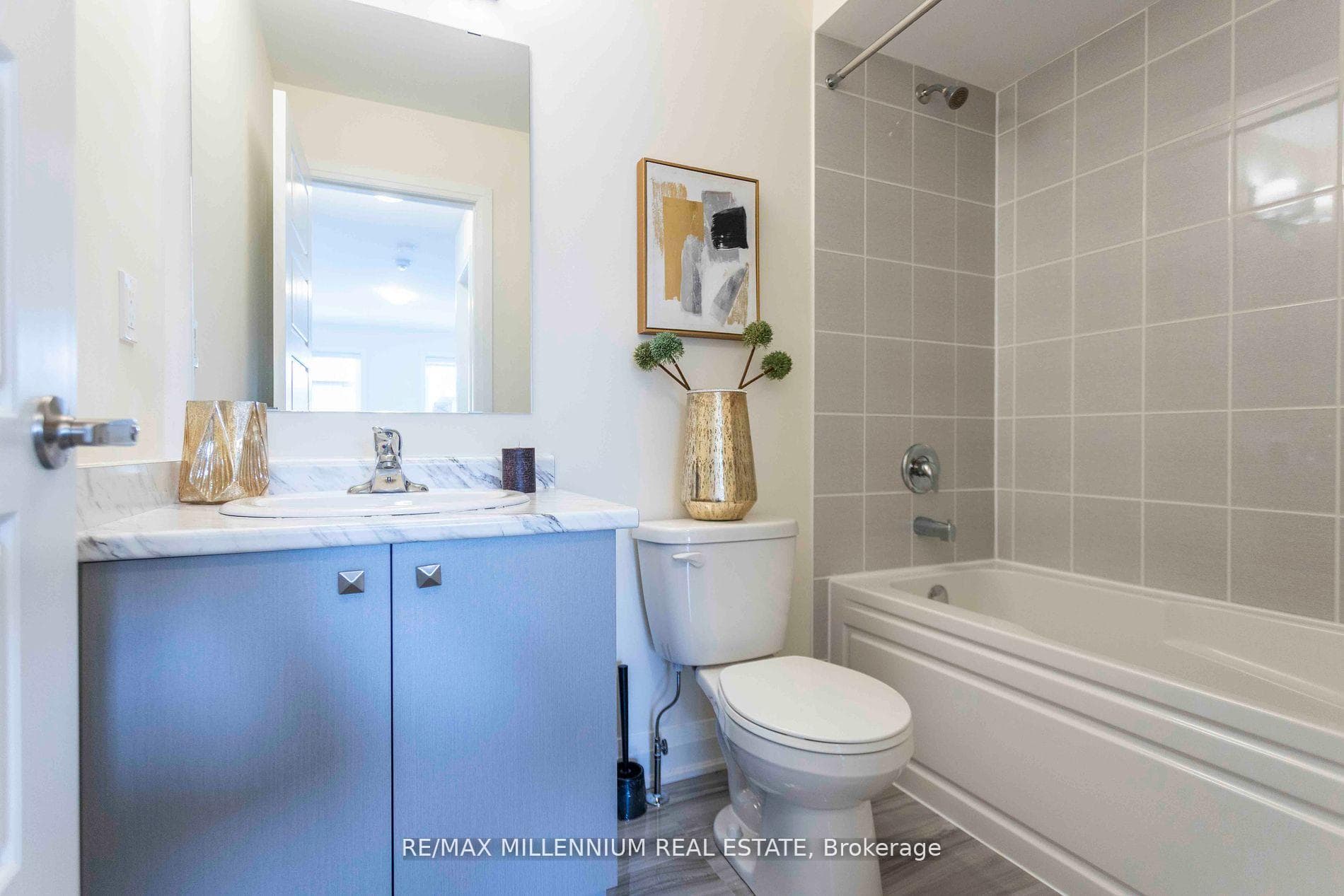 250 Finch Avenue Unit 302 photo 11