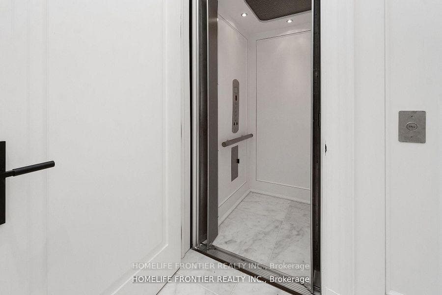 8 Vesta Drive photo 16
