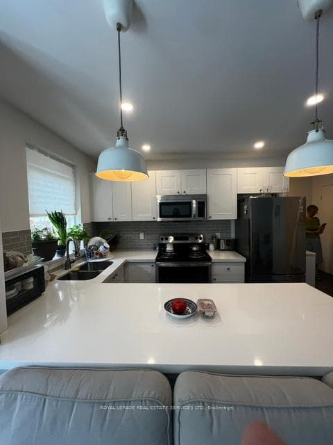 18 Anglesey Boulevard Unit 204 photo 2