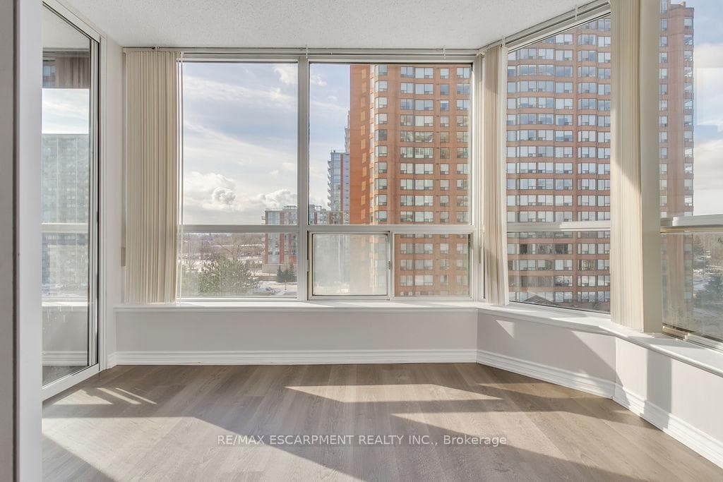 1276 Maple Crossing Boulevard Unit 607 photo 9