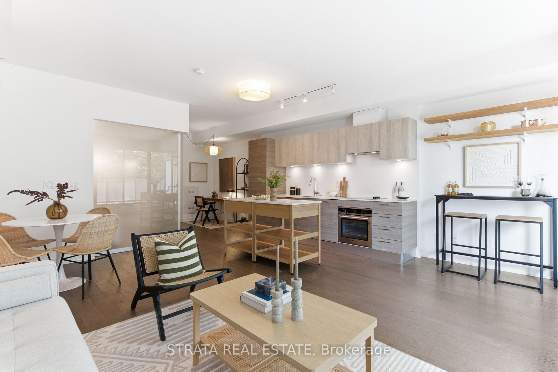 530 Indian Grove Unit 302 photo 3