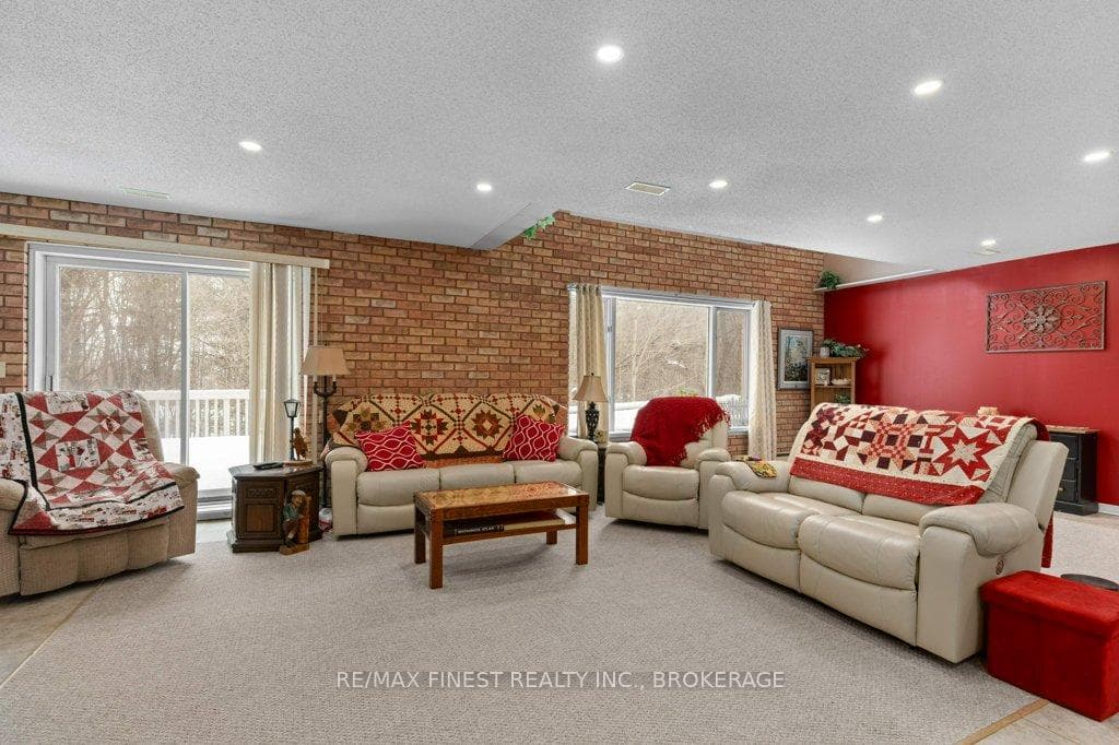 2154 Arne Crescent photo 33