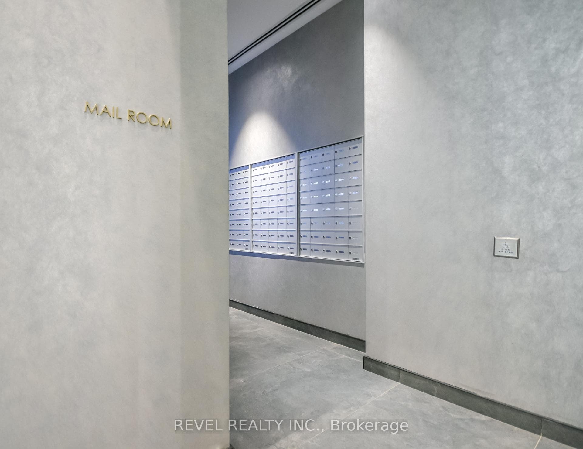 39 Mary Street Unit 1012 photo 6