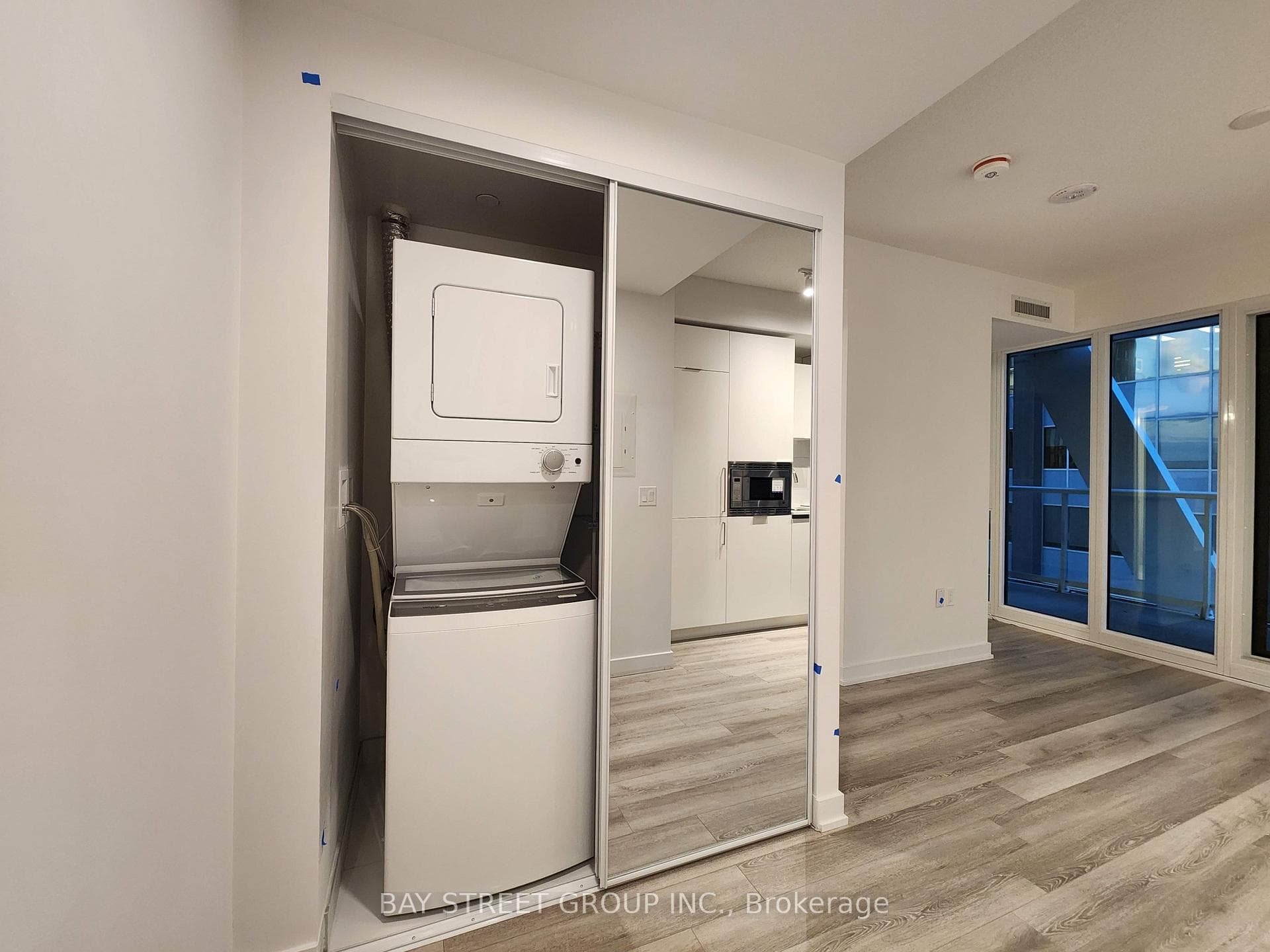 230 Simcoe Street Unit 2013 photo 11