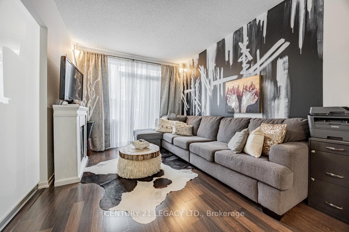 38 Joe Shuster Way Unit 106 photo 2