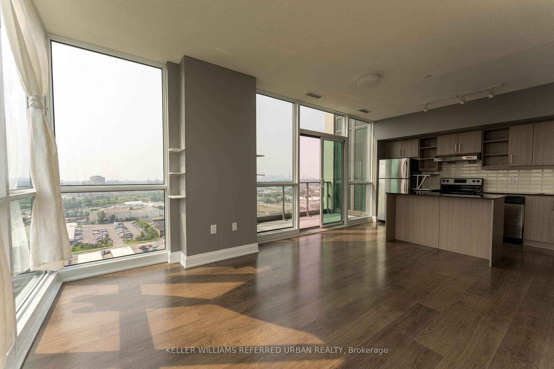 160 Vanderhoof Avenue Unit PH05 photo 3