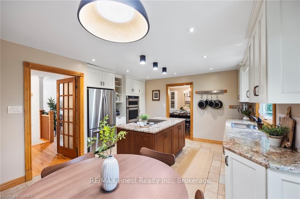 891 SAFARI Drive photo 17