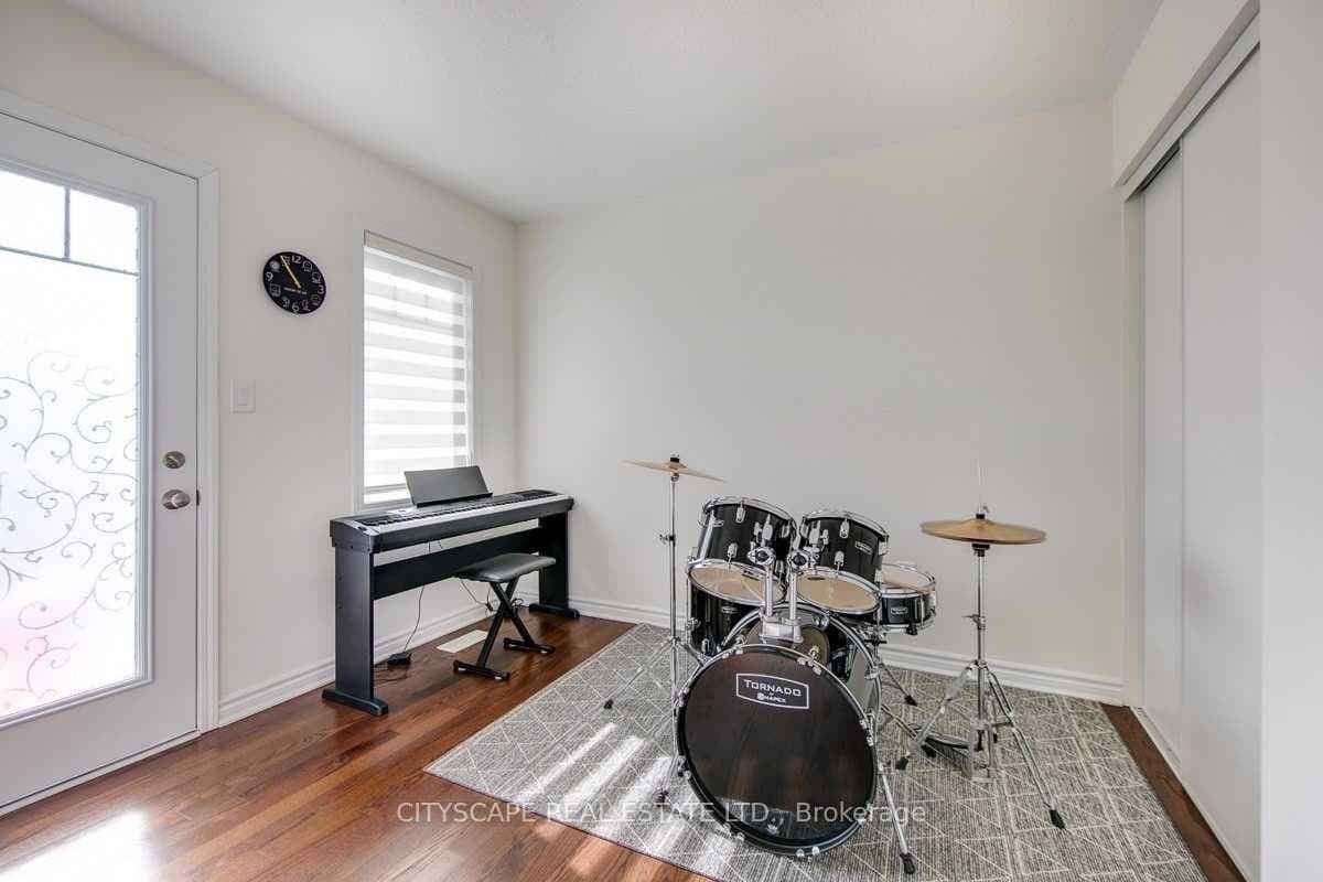 141 Hatt Court photo 15