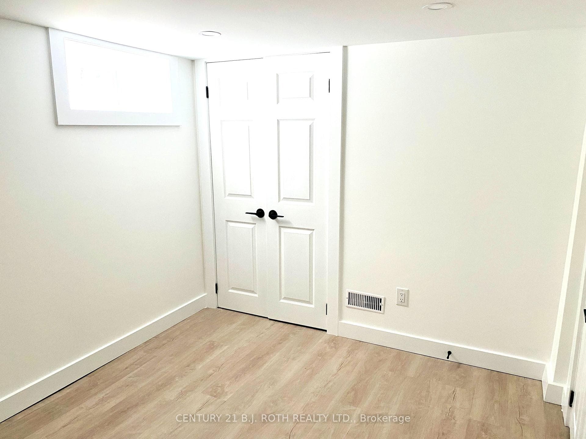 129 Innisfil Street Unit Lower photo 8