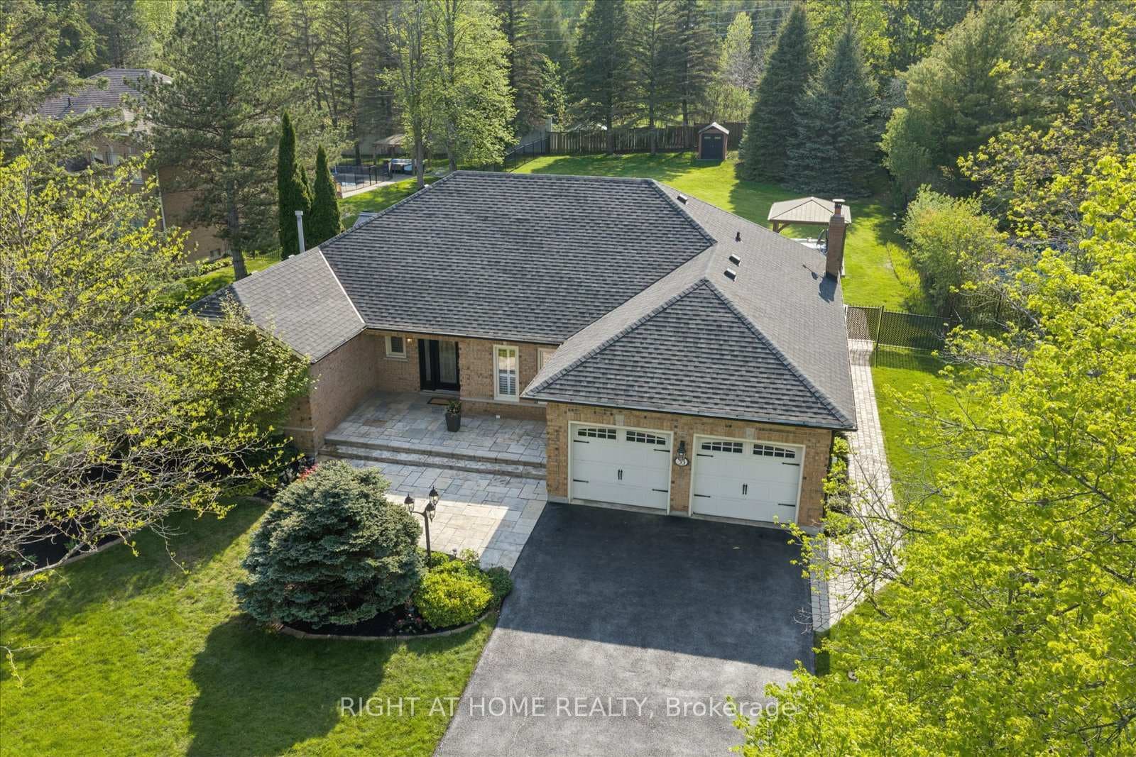 33 Wellington Heights Court photo 44