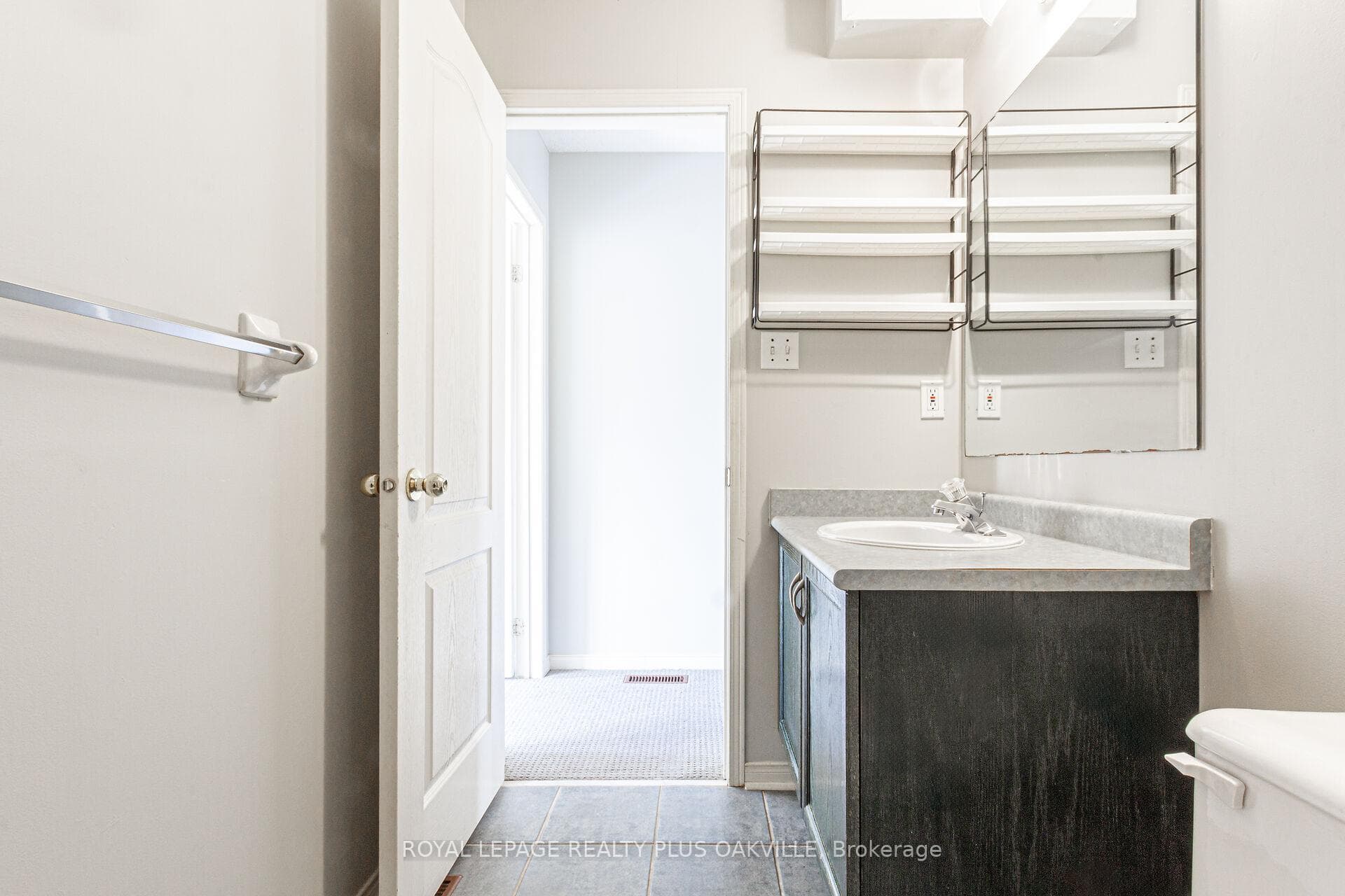 2185 Oakpoint Road photo 24