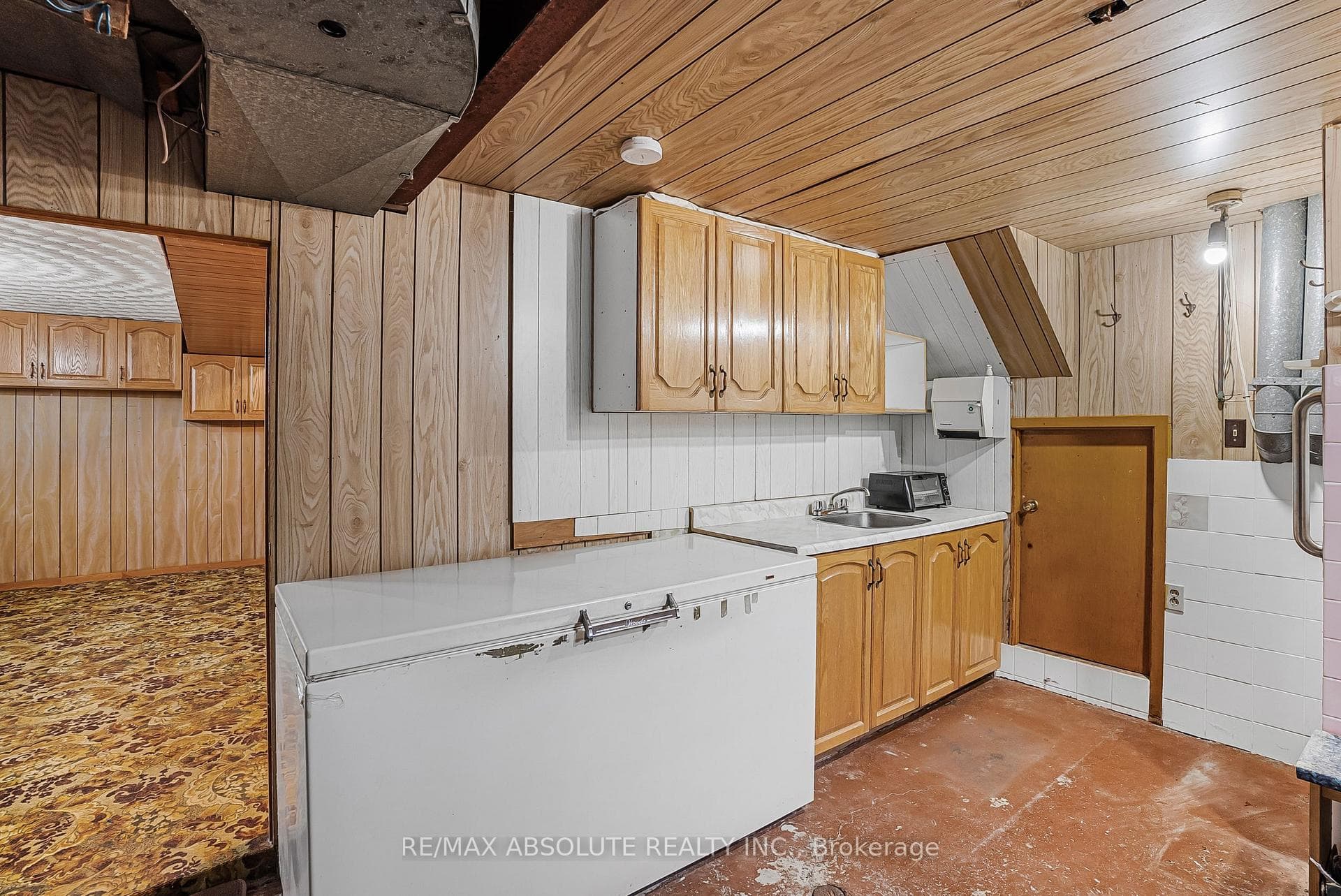 1739 Fisher Avenue photo 33