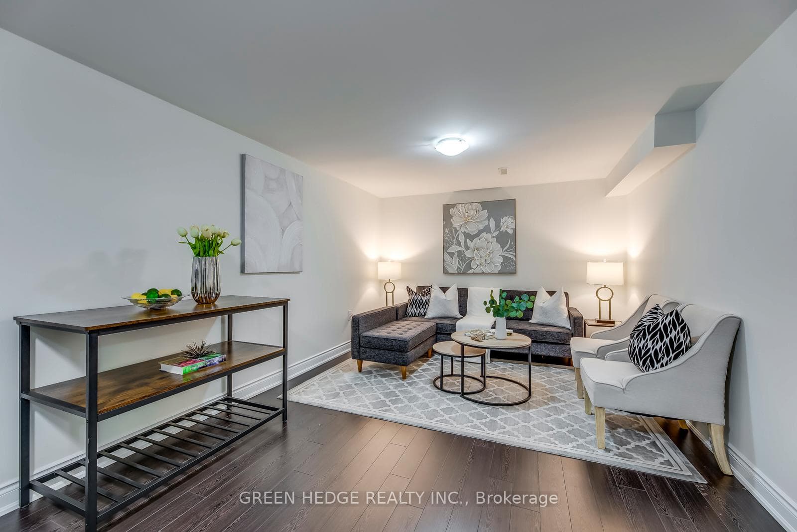 2584 Kinnerton Crescent photo 18