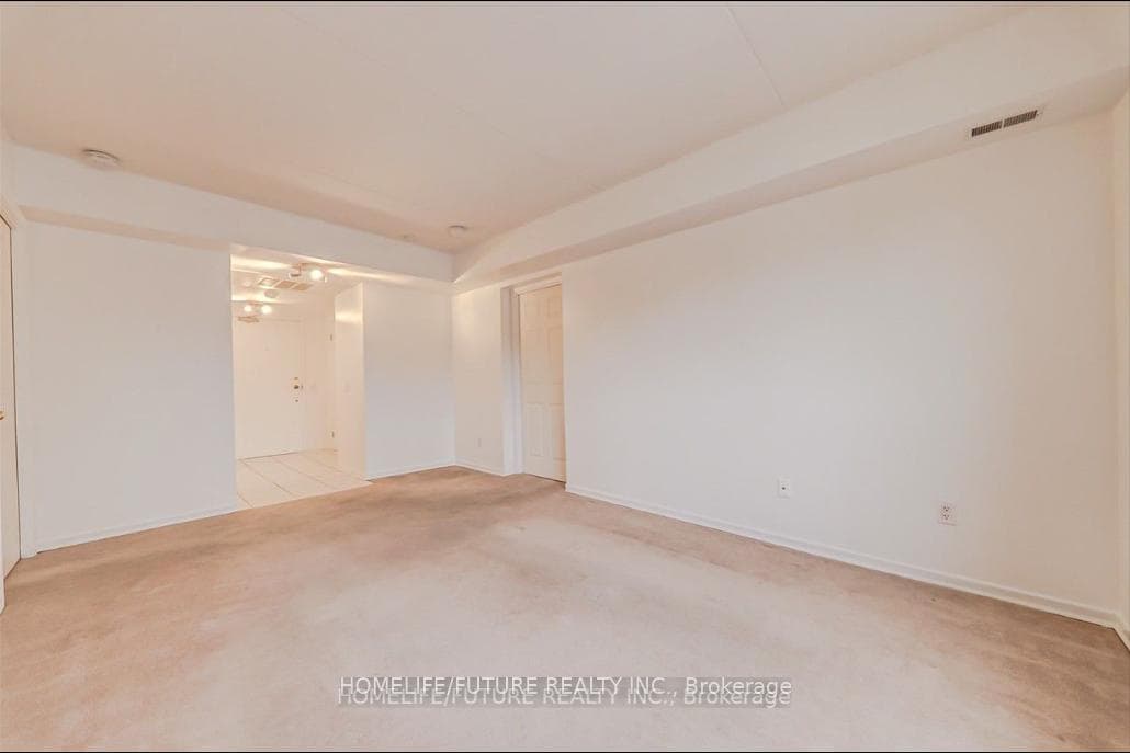 160 Wellington Street Unit 314 photo 15