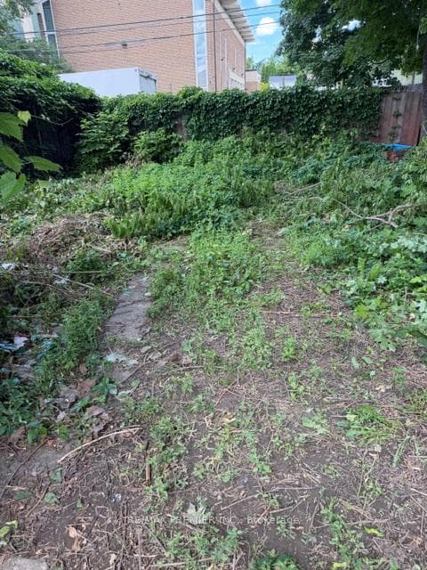 66 Lambton Avenue photo 11