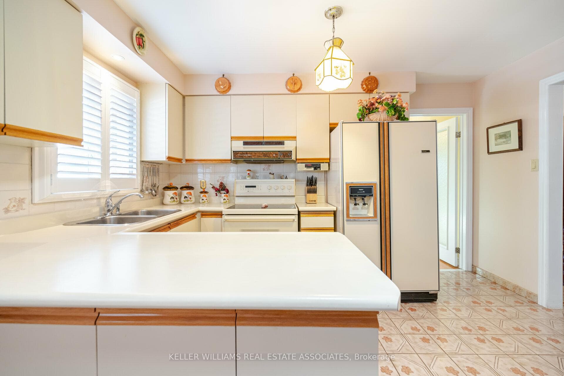4267 Curia Crescent photo 15