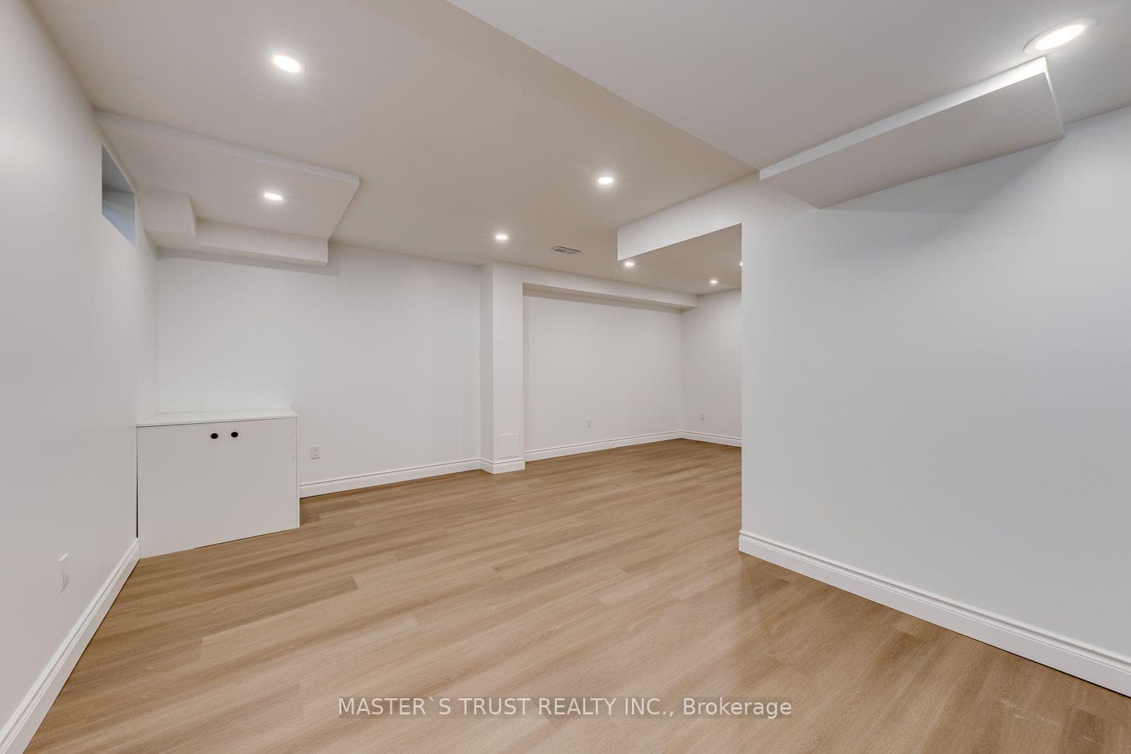 1134 Tupper Drive photo 34