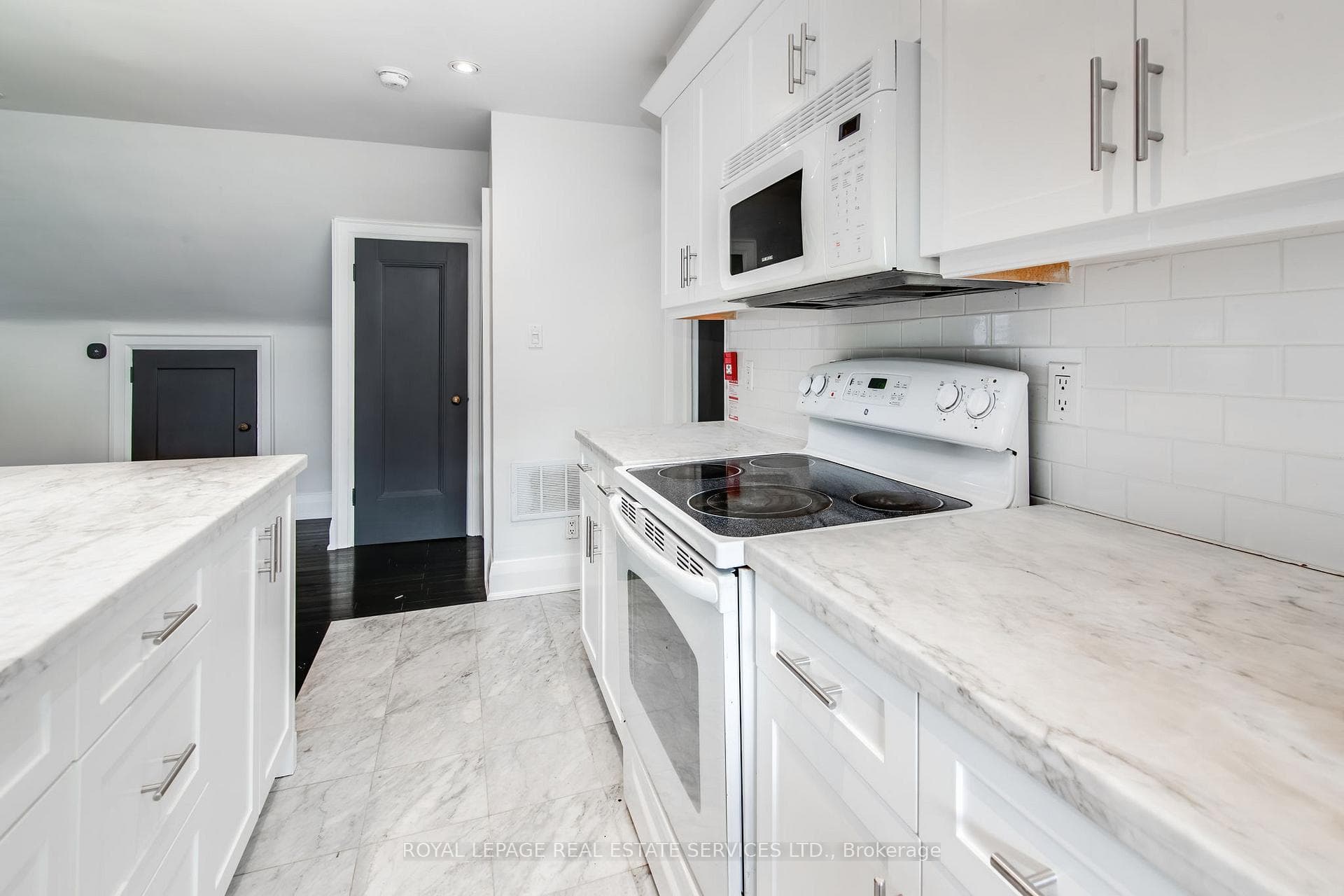 17 Rose Park Crescent Unit 3 photo 12