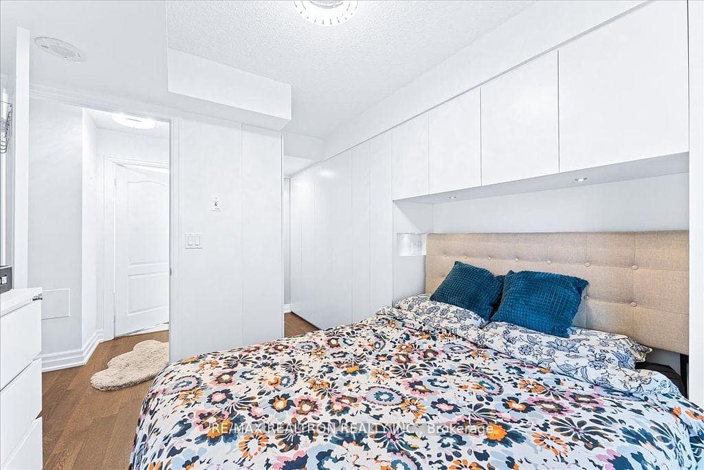 2119 Lake Shore Boulevard Unit 301 photo 26