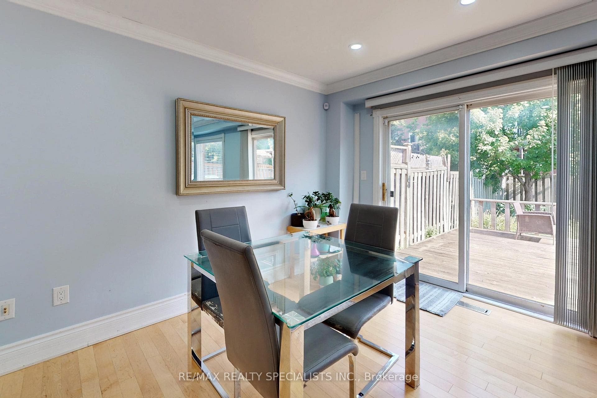 7046 Black Walnut Trail photo 4