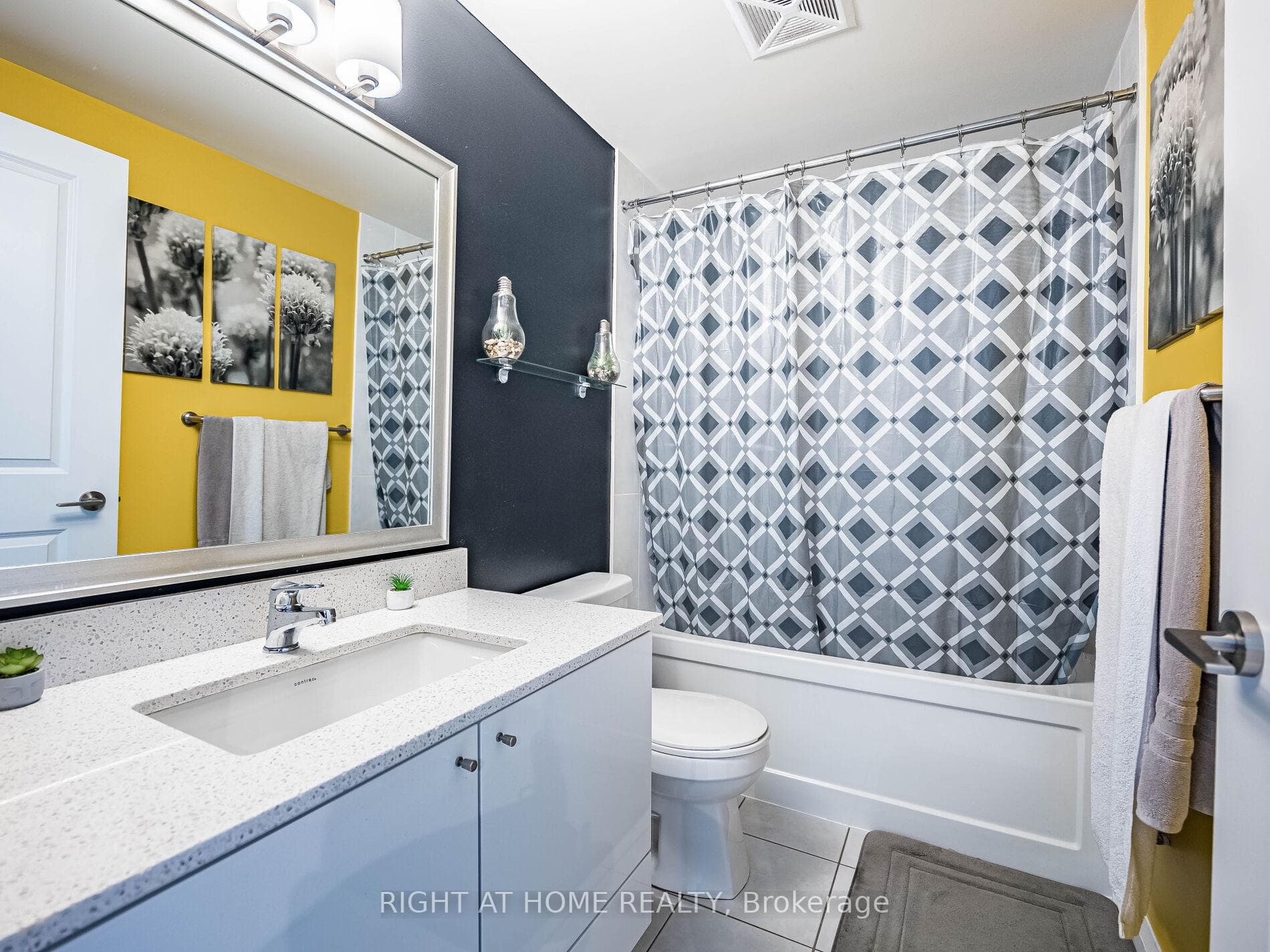 55 Eglinton Avenue Unit 1301 photo 28