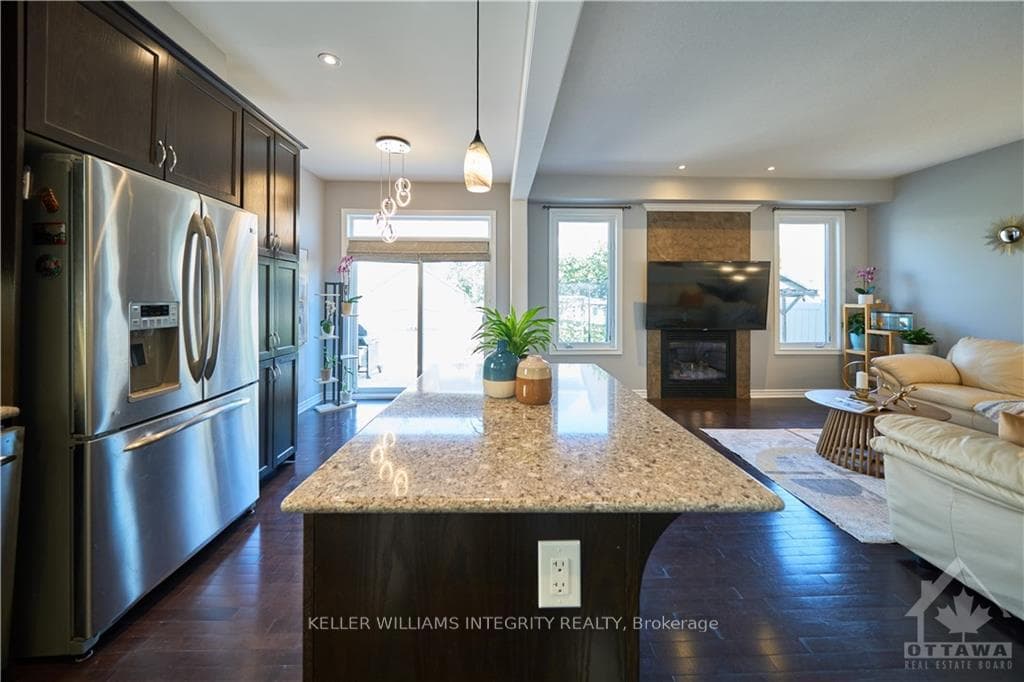 540 DUNDONALD Drive photo 7