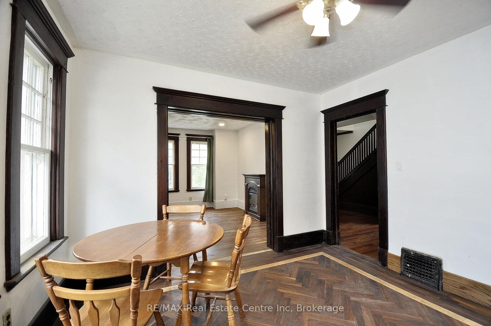 141 KING Street photo 11