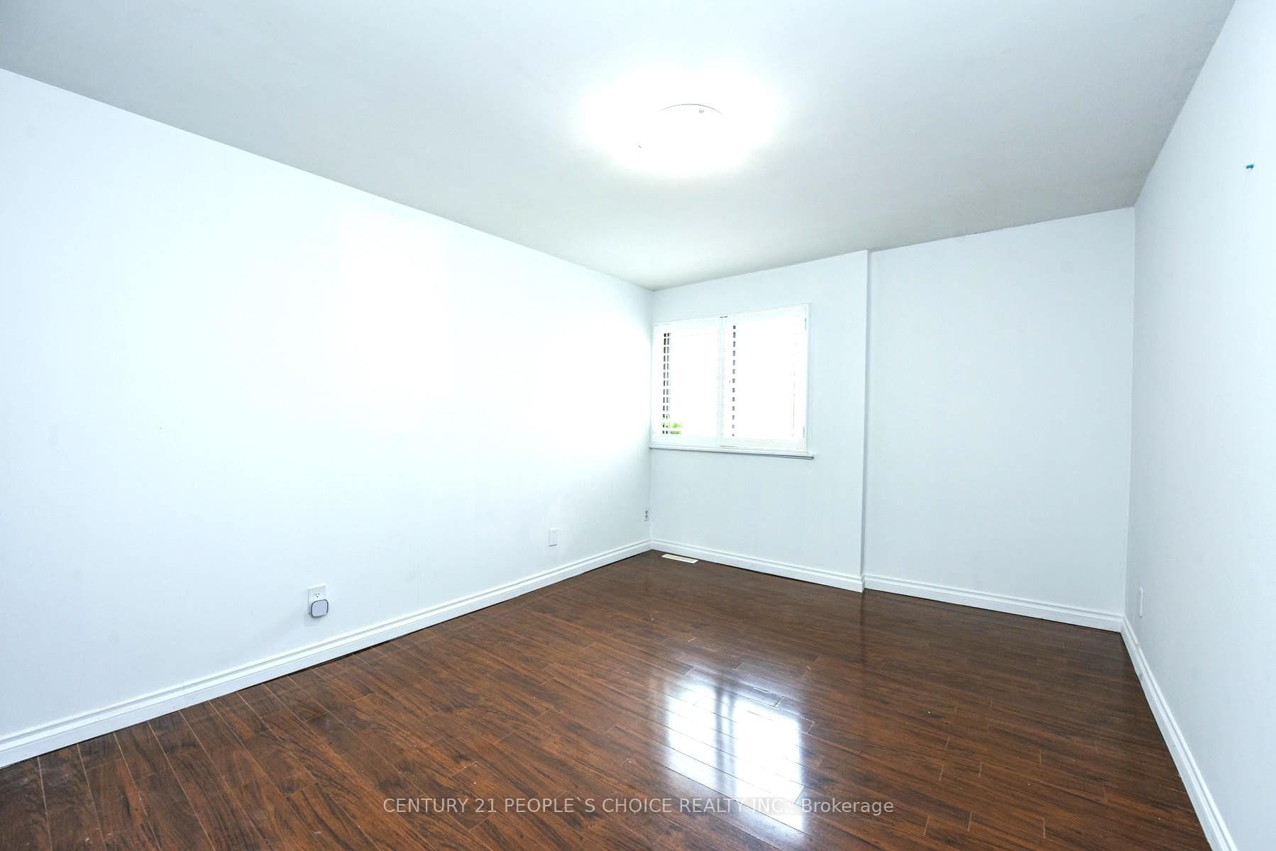 3025 The Credit Woodlands N/A Unit 409 photo 22